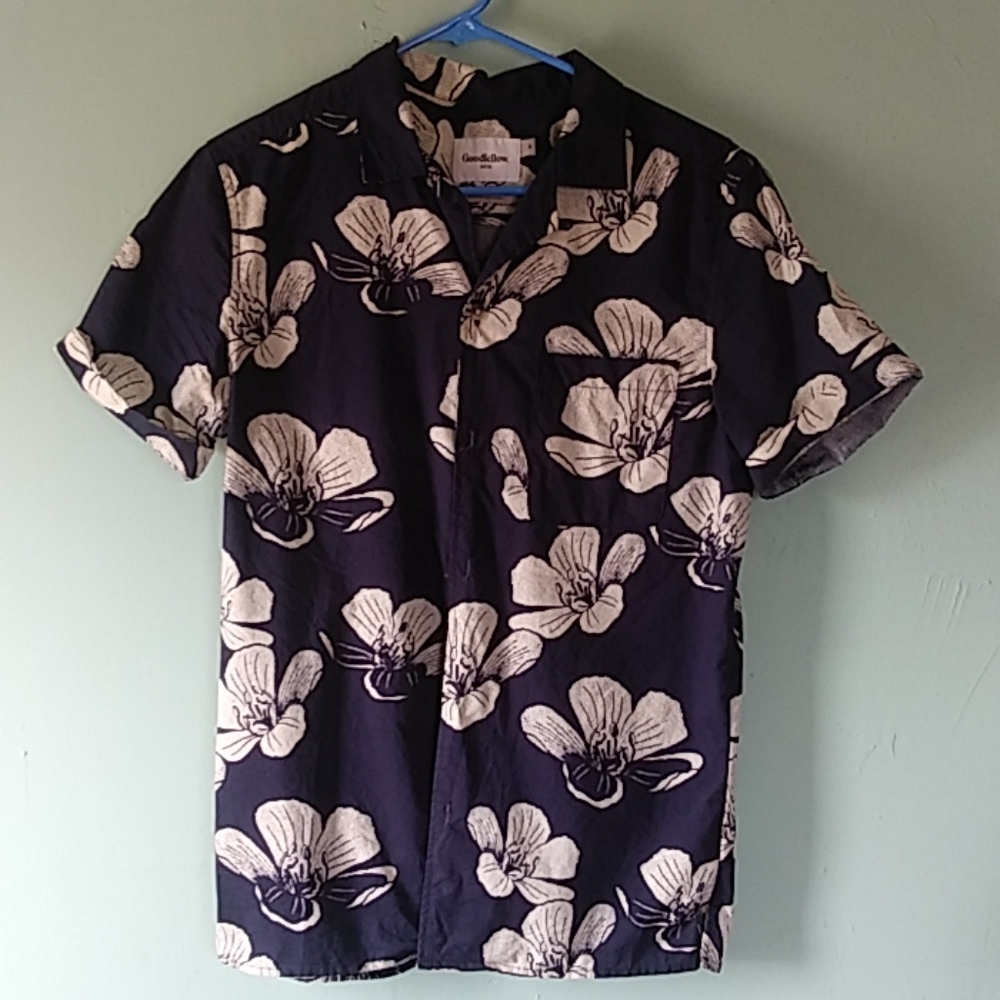 Goodfellow Floral Navy Blue Small Short Sleeve